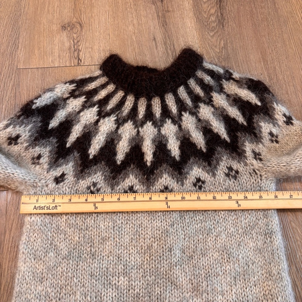 Fair Isle Icelandic Sweater. Authentic. All wool. - Picture 9 of 9